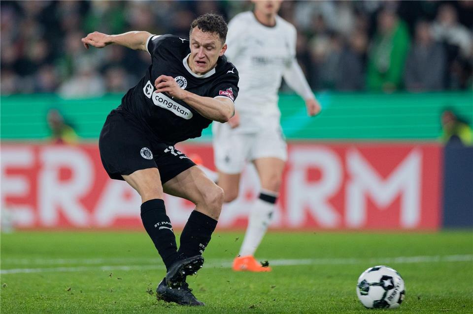 Kaars erzielt sein erstes Tor für St.Pauli.Rolf Vennenbernd/dpa