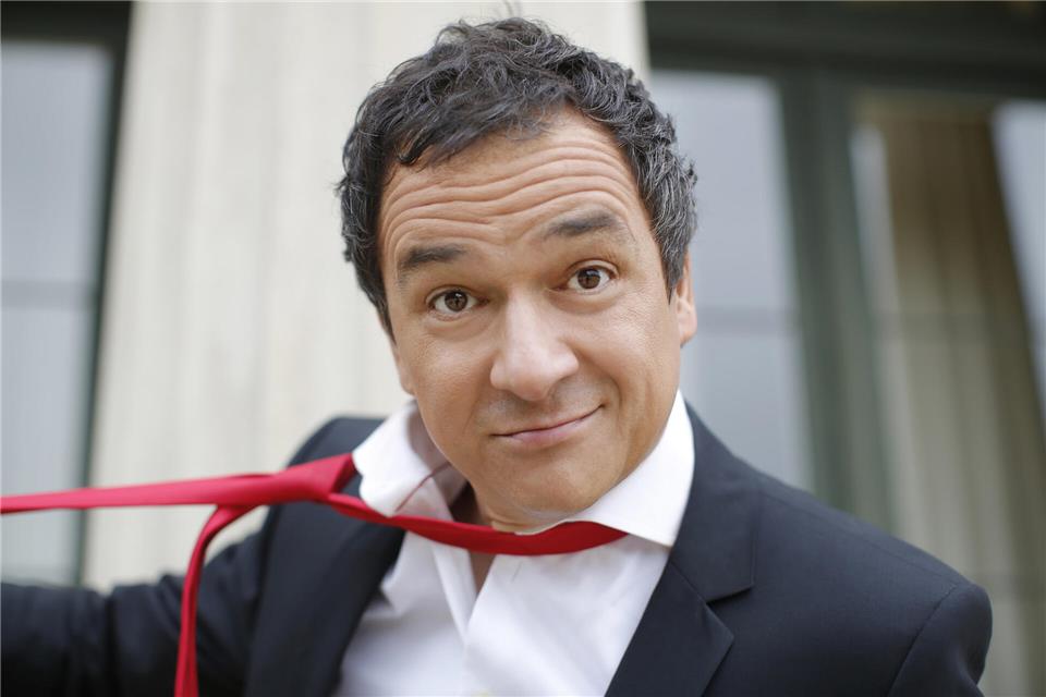 Kabarettist Stephan Bauer gastiert mit seinem Soloprogramm im Hecheltjen‘s Hof.