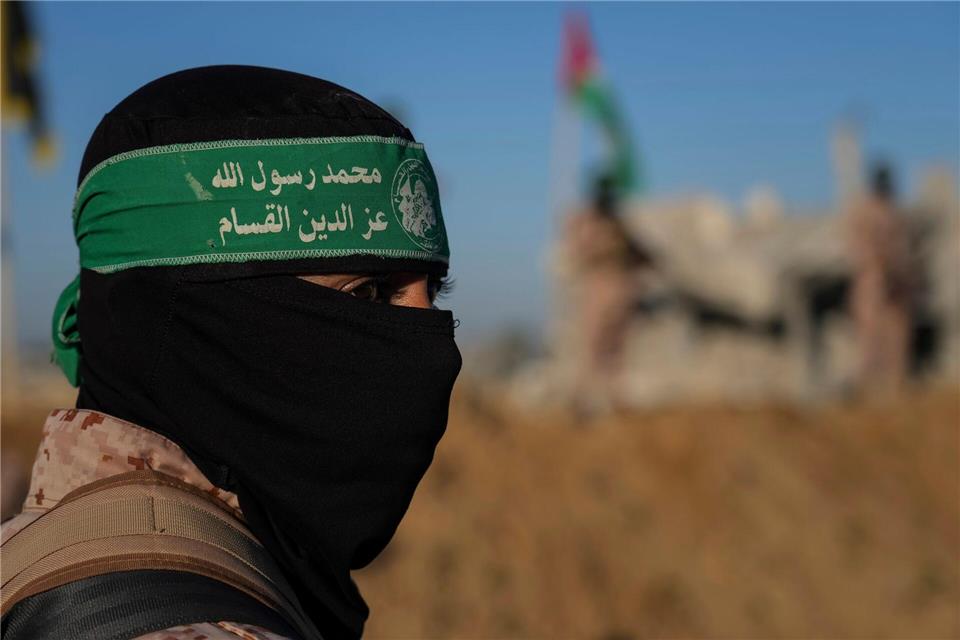 Jahrzehnte des Konflikts um Palästinenser-Staat Kämpfer der islamistischen Terrororganisation Hamas. (Archivbild)Abdel Kareem Hana/AP/dpa