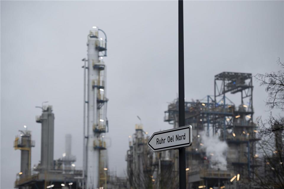 Käufer gefunden, Vertrag unterzeichnet: Der Mineralölkonzern BP verkauft seine Raffinerie in Gelsenkirchen an die Klesch Group. (Archivbild)Fabian Strauch/dpa