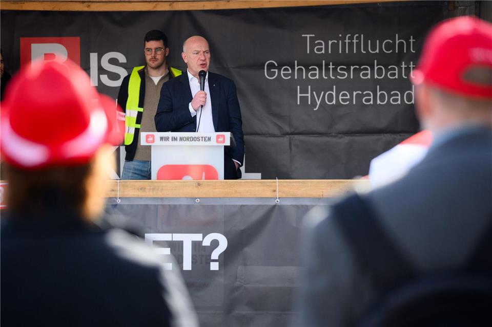 Kai Wegner forderte einen verantwortungsvollen Umgang mit den Beschäftigten.Bernd von Jutrczenka/dpa