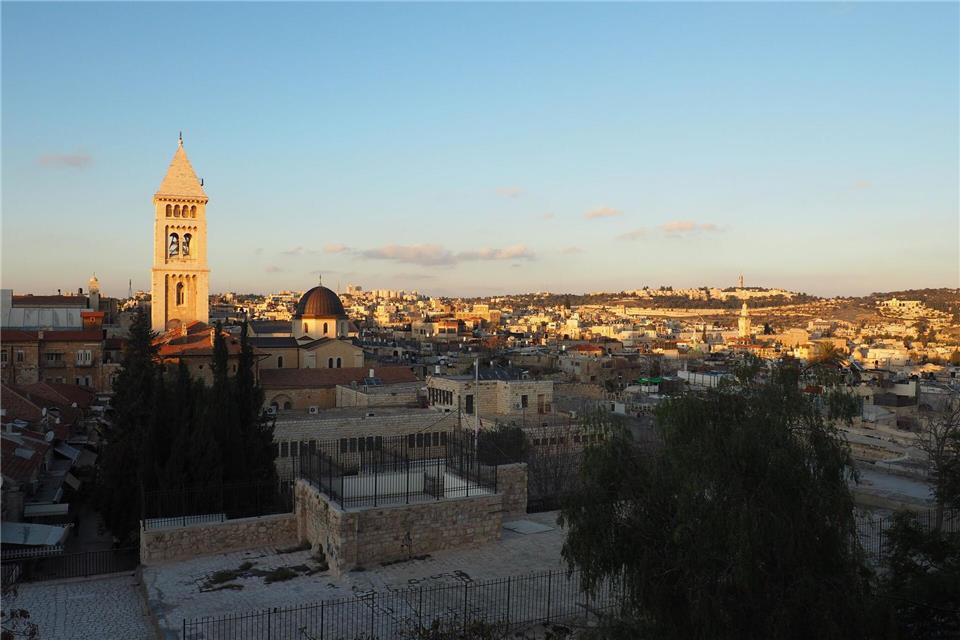 Protestantischer Bischof wirft Israel Völkermord vor Kaiser Wilhelm II. ließ die Erlöserkirche Ende des 19. Jahrhunderts in der Altstadt von Jerusalem in unmittelbarer Nähe der Grabeskirche bauen, die im Jahr 335 nach Christus geweiht wurde. (Archivbild)Stefanie Järkel/dpa