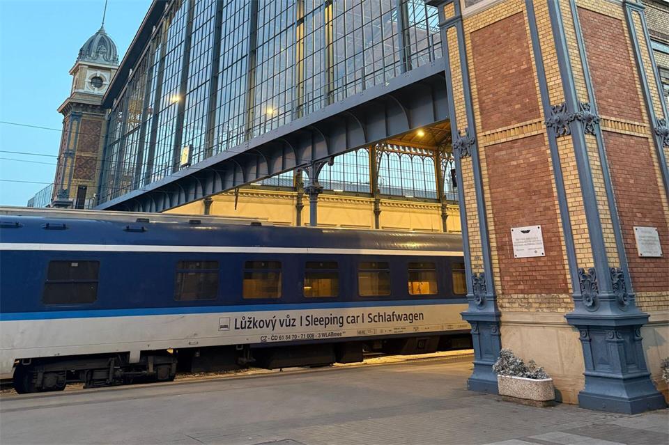 Kaiserlich-königliche Ankunft per Nachtzug in Budapest-Nyugati, dem Westbahnhof der ungarischen Hauptstadt.Patrick Neumann/dpa-tmn