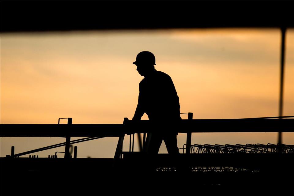 Kaiserslautern ist seit 2021 zentral zuständig für das beschleunigte Fachkräfteverfahren im Bundesland. (Symbolbild)Julian Stratenschulte/dpa
