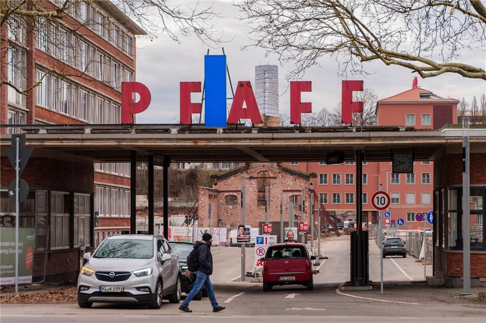 Kaiserslautern ist überregional bekannt unter anderem für Fußballzweitligist FCK, die US-Armee, den Nähmaschinenhersteller Pfaff und das Deutsche Forschungszentrum für Künstliche Intelligenz (DFKI). (Archivbild)Andreas Arnold/dpa