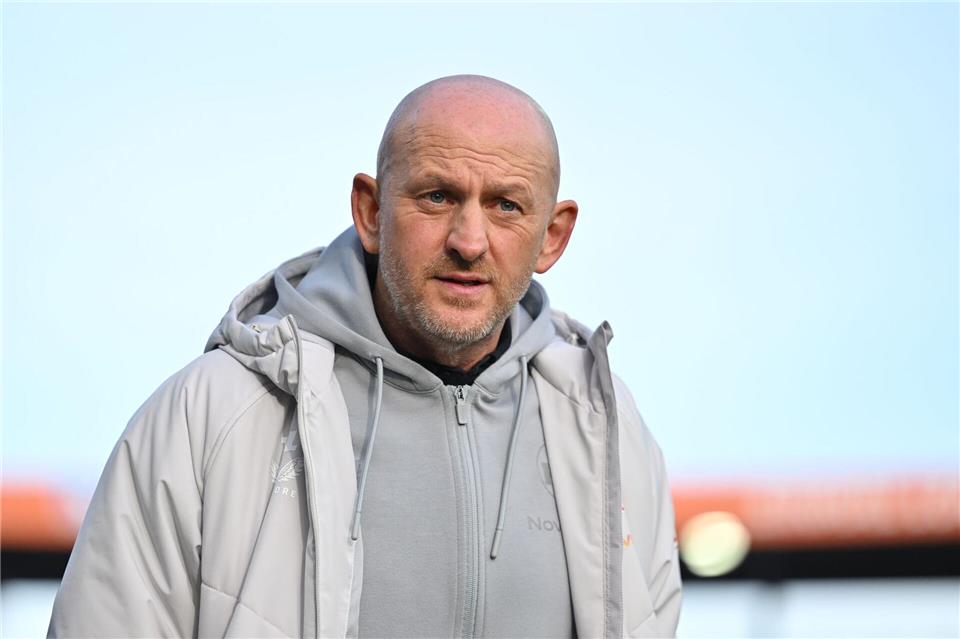 Kaiserslauterns Trainer Torsten Lieberknecht steht mit seinem Team gleich zum Jahresauftakt unter Druck. (Archivbild)Swen Pförtner/dpa