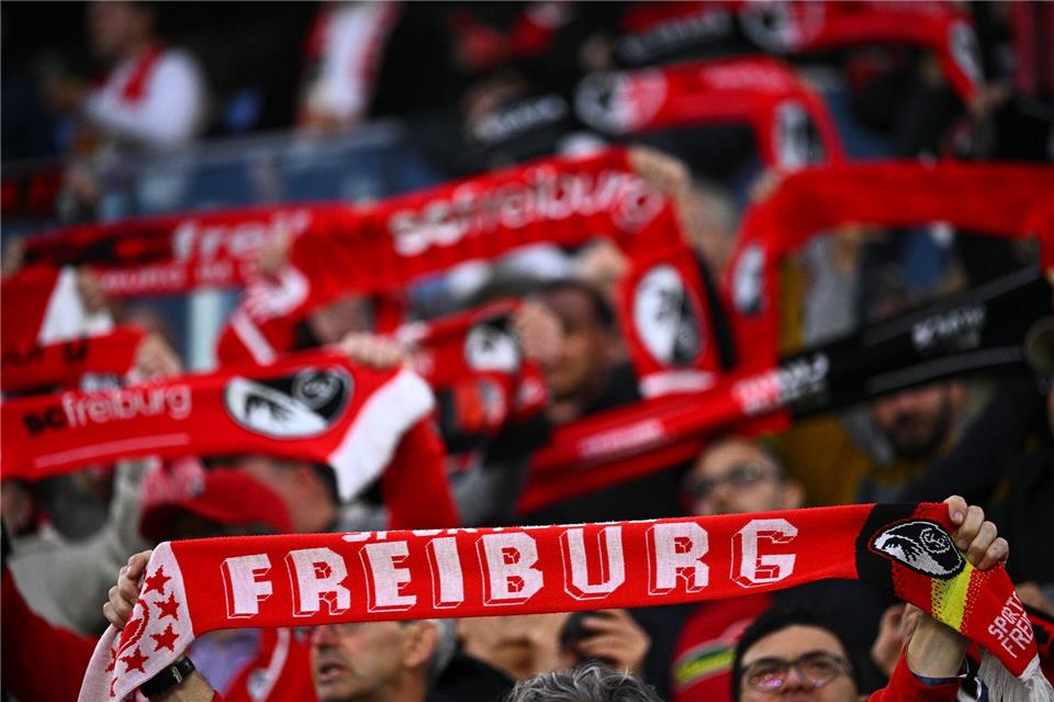 Kalt erwischt: die organisierte Fanszene des SC Freiburg. (Archivbild)Tom Weller/dpa