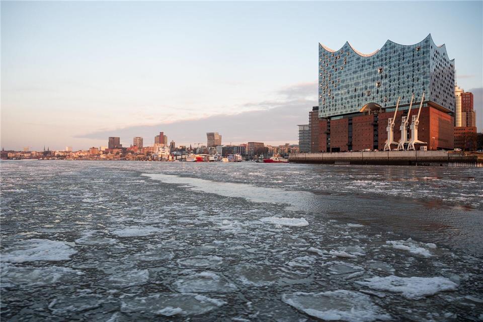 Kalter Wind sorgt derzeit für ein eisiges Temperaturempfinden.Daniel Bockwoldt/dpa