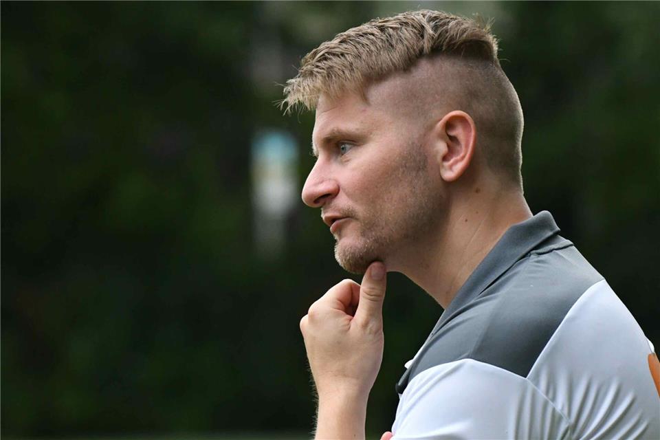 Kam im Sommer 2023 und muss im Herbst 2024 schon wieder gehen: Rekens Bezirksliga-Trainer Dave Marnold.