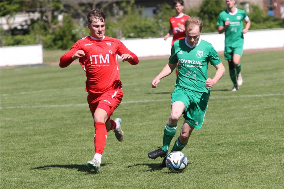 Kam mit seinem Team in Dorsten auf keinen grünen Zweig: Alexander Hölling (rechts).