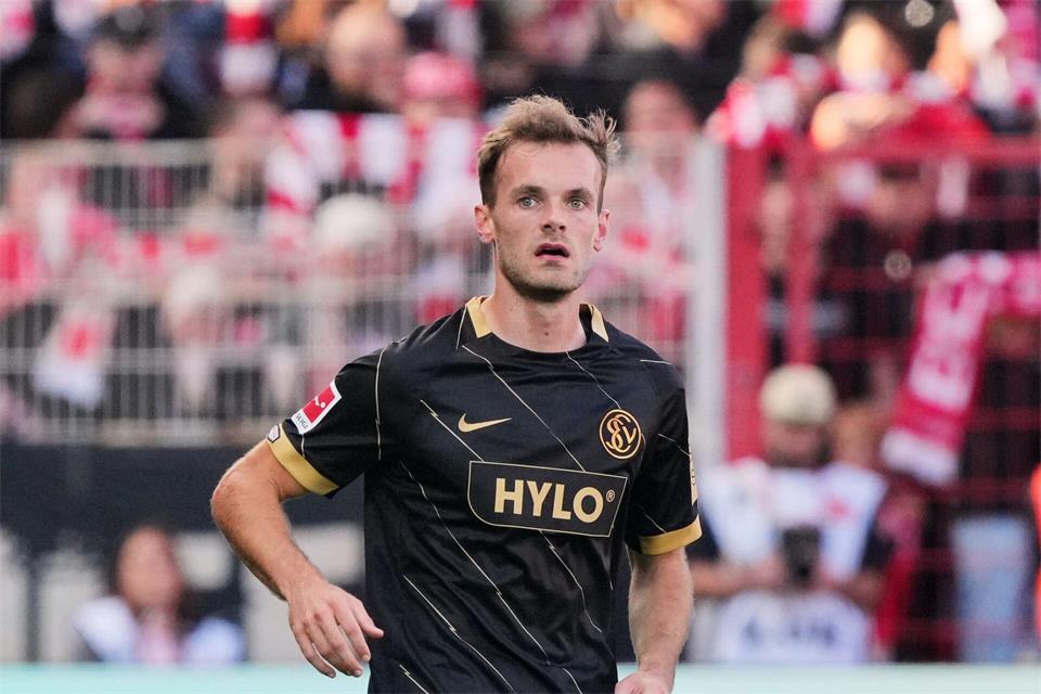 Kam zu seinem Debüt: Tom Zimmerschied.Soeren Stache/dpa