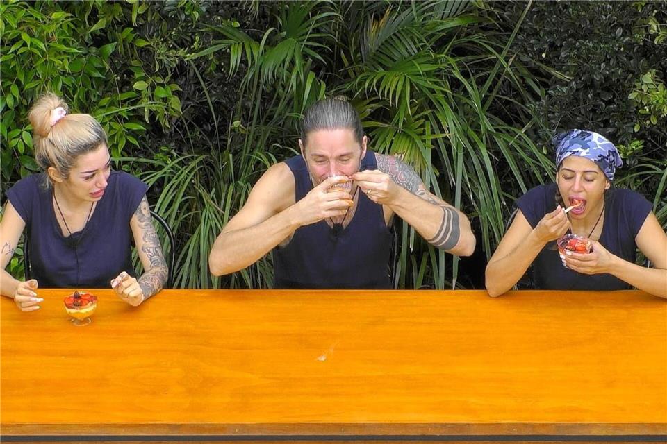 Kamelhirn und Kuhurin standen auf der Speisekarte. RTL/dpa