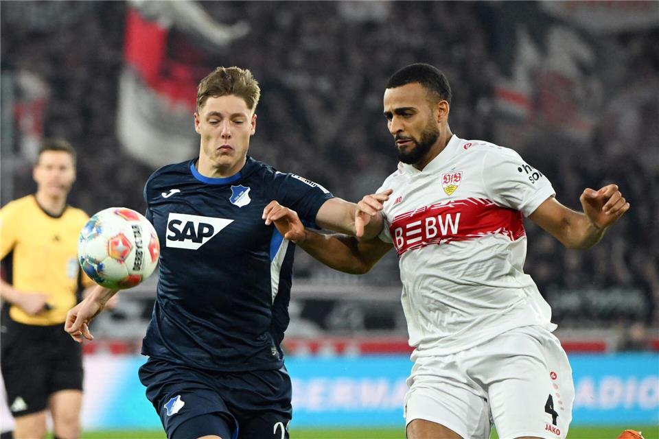 Kampf um die Champions League: Alexander Prass empfängt Stuttgart mit Josha Vagnoman. (Archivbild)Uli Deck/dpa