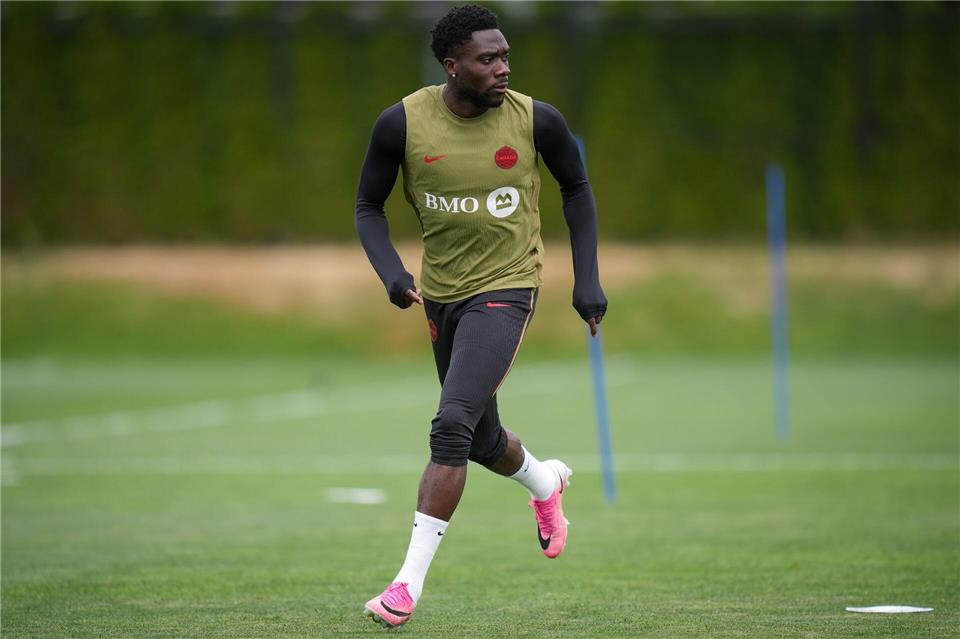 Kanadas Kapitän Alphonso Davies hofft gegen Südafrika auf seinen ersten Einsatz bei dieser WM.Darryl Dyck/The Canadian Press/dpa