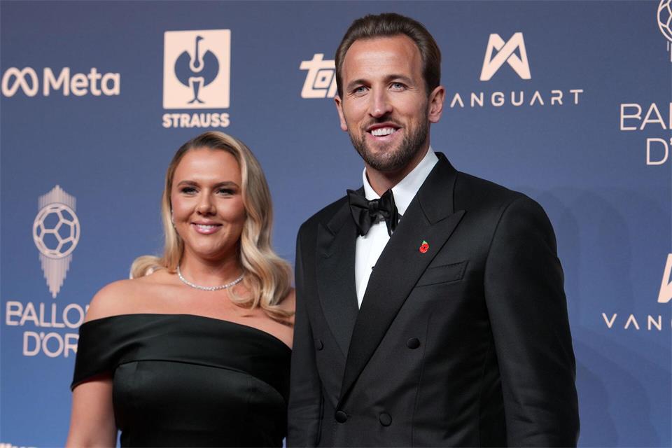 Kane wurde bei der Gala von seiner Frau Katie Goodland unterstützt. Kin Cheung/AP/dpa