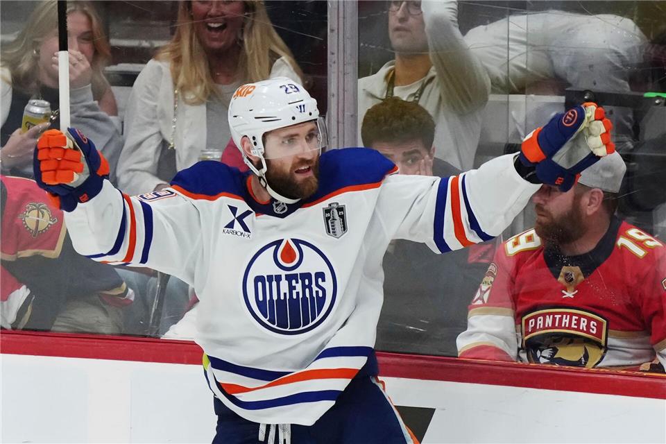 Kann Leon Draisaitl in den NHL-Playoffs wieder spielen? (Archivbild)Nathan Denette/The Canadian Press/dpa