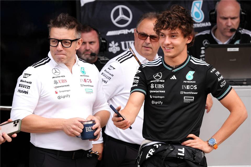 Kann Peter Bonnington (l) auch Kimi Antonelli (r) auf dem WM-Pfad helfen (Archivbild)Bradley Collyer/PA Wire/dpa