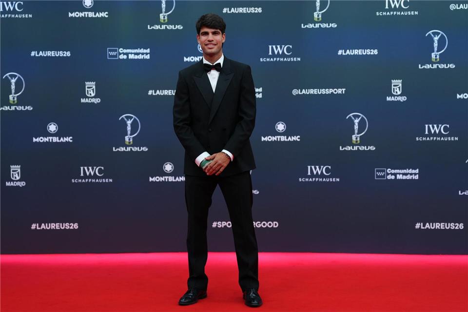 Kann Sinner aktuell auf dem Platz wegen einer Verletzung kein Paroli bieten: Carlos Alcaraz (Archivbild)Manu Fernandez/AP/dpa