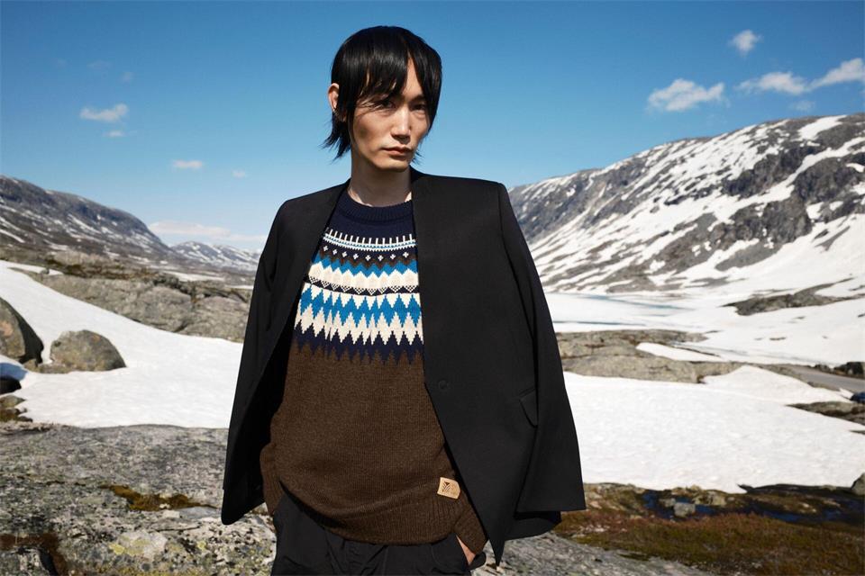 Kann auch mal abseits der Berge etwas rustikaler ausfallen: der Lieblingspulli für den Winter. Hier ein Exemplar aus der Herbst-Winterkollektion 2026/2027 von Dale of Norway (Sweater ca. 299 Euro).Dale of Norway/dpa-tmn