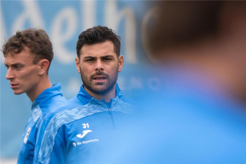 Kauczinski vor 1860-Debüt: „Gefühl, dass wir bereit sind“ Kann er am Sonntag spielen? 1860-München-Profi Kevin Volland (rechts).Peter Kneffel/dpa