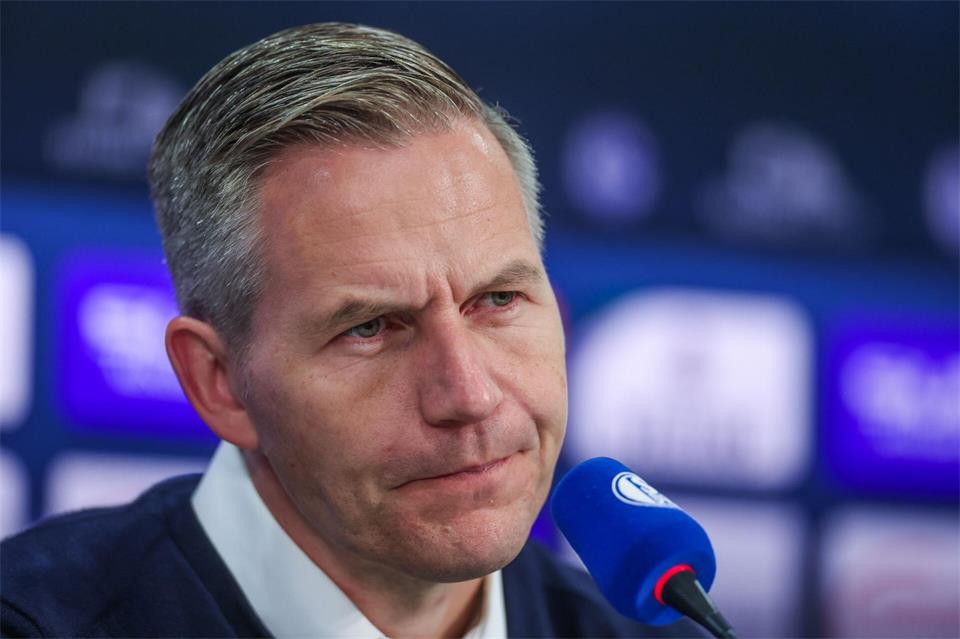 Kann sich Playoffs um den Titel gut vorstellen: Schalkes Aufsichtsratsboss Axel Hefer. (Archivbild)Tim Rehbein/dpa