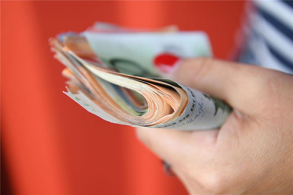 Kann sich ganz schön summieren: Wer ein Jahr lang an einer selbst gewählten Spar-Challenge festhält, kann am Ende des Jahres auf vierstellige Beträge blicken.picture alliance/dpa/dpa-Zentralbild