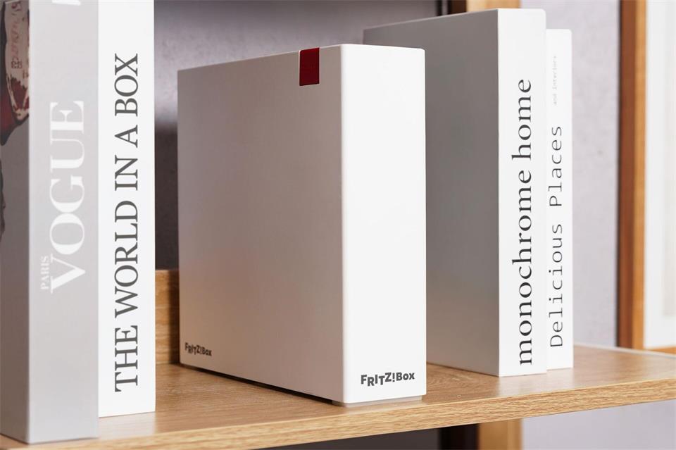 Kantig und schlicht: AVM stellt mit dem Router DSL/Fiber 7-90 auf der IFA ein neues Design vor.Fritz! GmbH/AVM/dpa-tmn