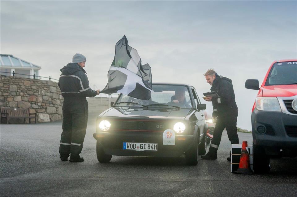 Kantiger Klassiker: Dass die ersten Golf GTI schon ein halbes Jahrhundert auf dem Blech haben - kaum zu glauben, oder?Stewart Price/dpa-tmn