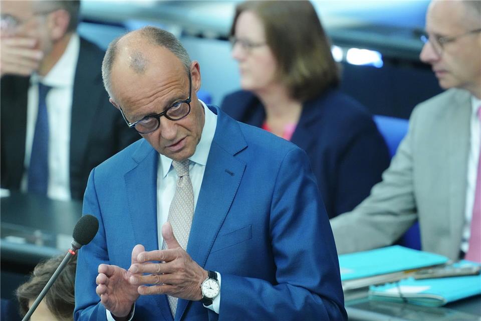 Kanzler Friedrich Merz (CDU) bei der Regierungsbefragung im Bundestag.Kay Nietfeld/dpa