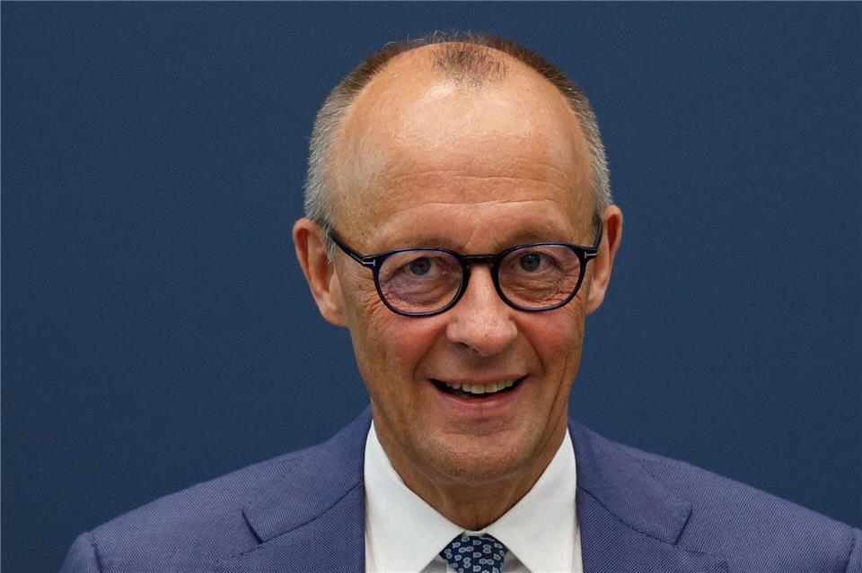 Kanzler Merz freut sich über den kanadischen U-Boot-Auftrag. (Archivbild)Carsten Koall/dpa