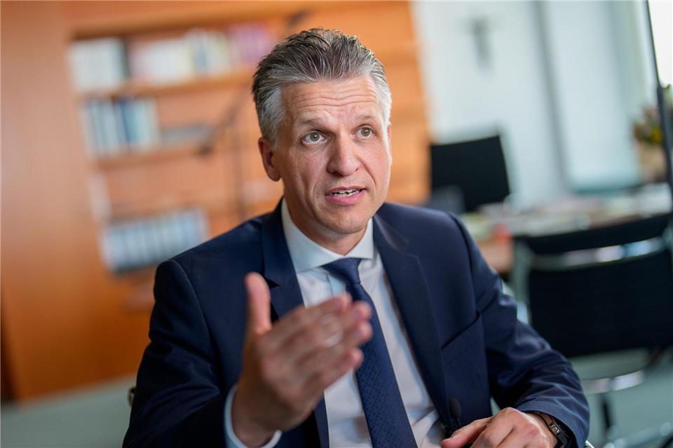 Kanzleramtschef Frei kann sich nur schwer vorstellen, dass Freiwilligkeit reicht, um die Bundeswehr ausreichend zu vergrößern.Michael Kappeler/dpa