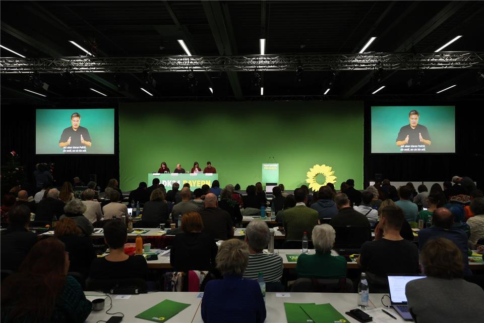 Kanzlerkandidat Robert Habeck lässt eine Videobotschaft für die bayerischen Grünen übermitteln.Karl-Josef Hildenbrand/dpa