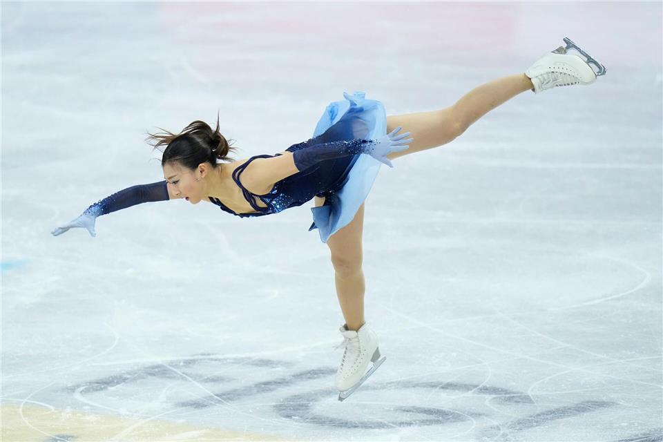 Kaori Sakamoto aus Japan steht vor ihrem vierten WM-Titel.Petr David Josek/AP/dpa