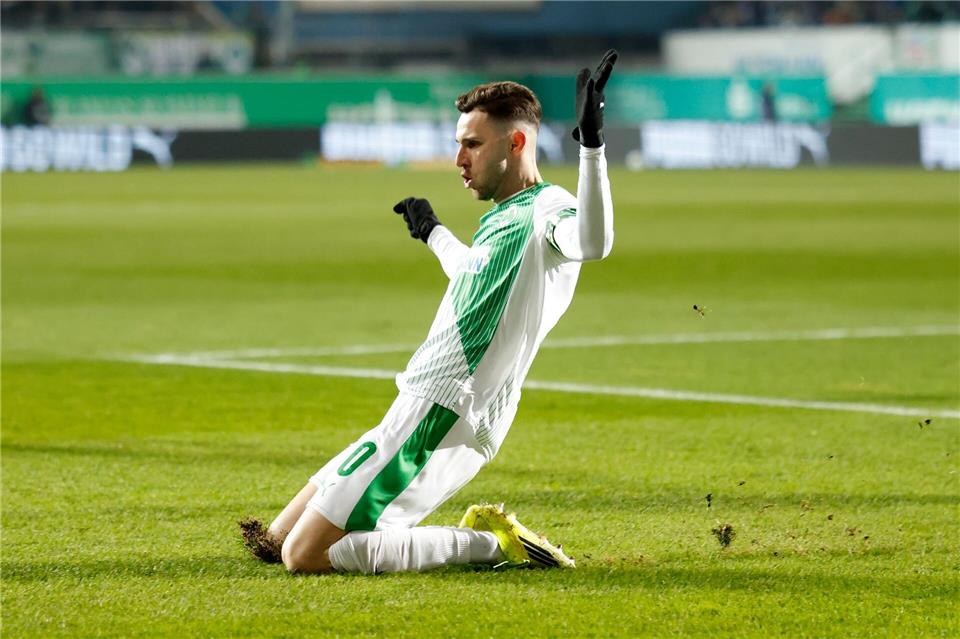 Kapitän Branimir Hrgota kehrt nach einer Erkrankung zurück. (Archivbild)Heiko Becker/dpa