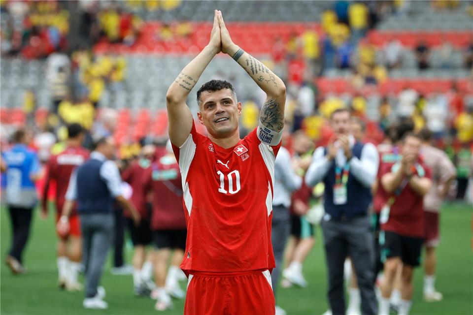 Kapitän Granit Xhaka lebt der Mannschaft Selbstvertrauen vor. Peter Klaunzer/KEYSTONE/dpa
