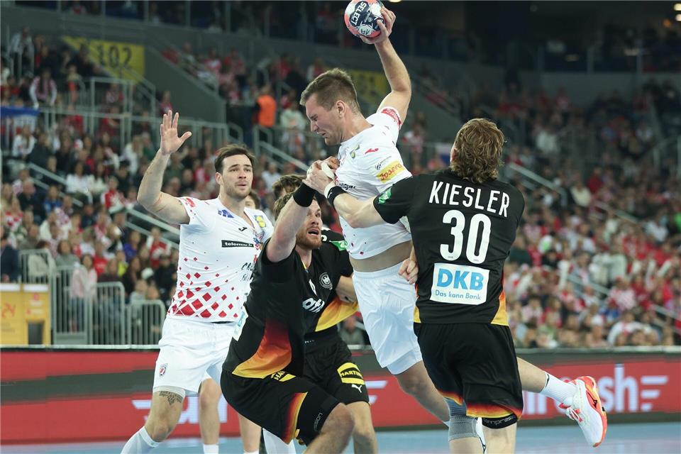 Kapitän Johannes Golla und Tom Kiesler bildeten einen starken Innenblock. Goran Stanzl/PIXSELL/dpa