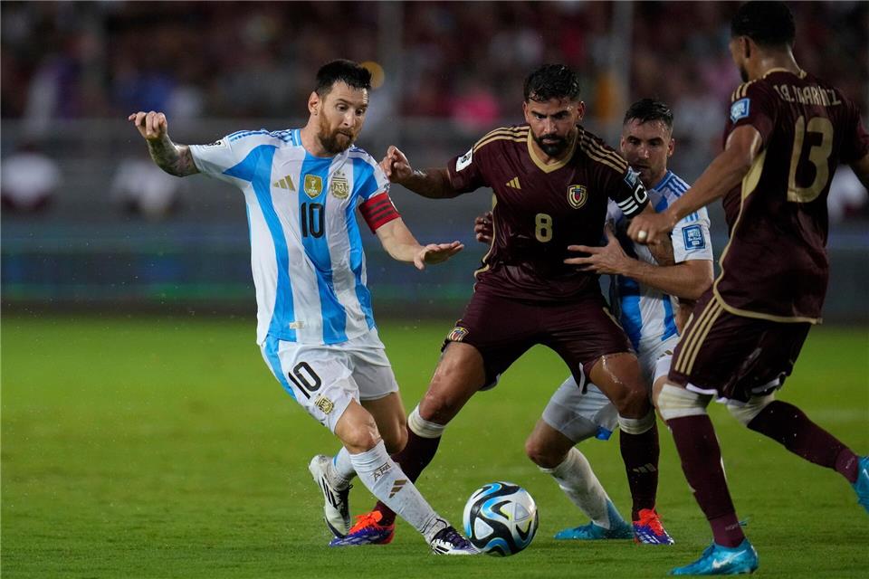 Kapitän Lionel Messi kehrte nach einer Verletzungspause in die Nationalmannschaft zurück.Ariana Cubillos/AP/dpa