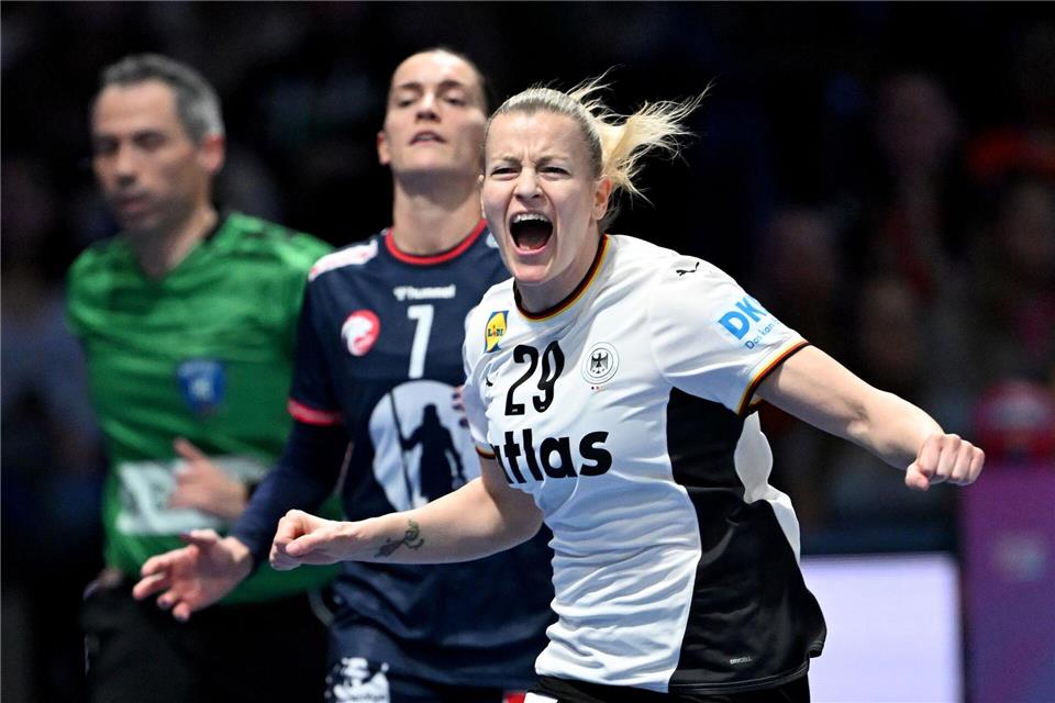 Kapitänin Antje Döll führt Deutschlands Handballerinnen zum größten Erfolg seit 1993.Federico Gambarini/dpa