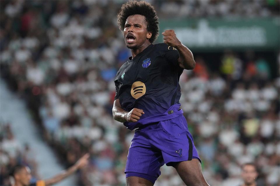 Karim Adeyemi erzielte bei seinem Pflichtspiel-Debüt für den FC Barcelona gleich seinen ersten Treffer.Alberto Saiz/AP/dpa