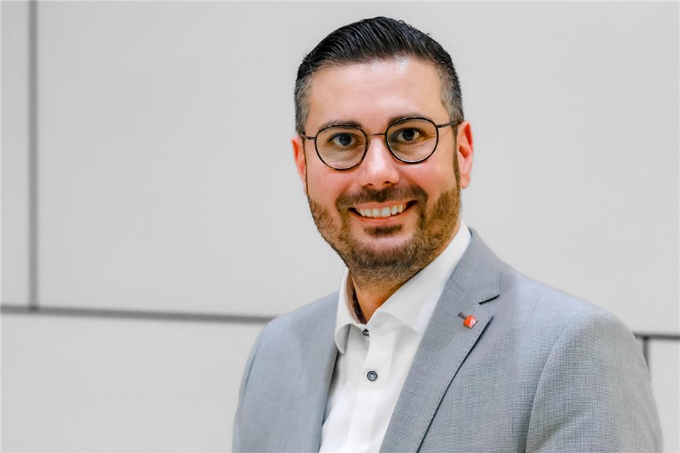 Karim Peters ist seit circa einem Monat der neue 1. Bevollmächtigte und Kassierer der IG Metall Geschäftsstelle Bocholt. Damit ist er für das gesamte Westmünsterland zuständig.