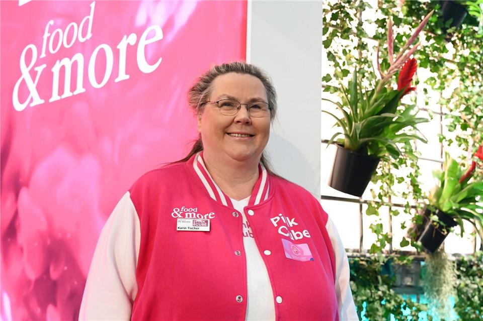Karin Tischer, Trendforscherin, steht an einem Stand in den Hamburger MessehallenDavid Hammersen/dpa