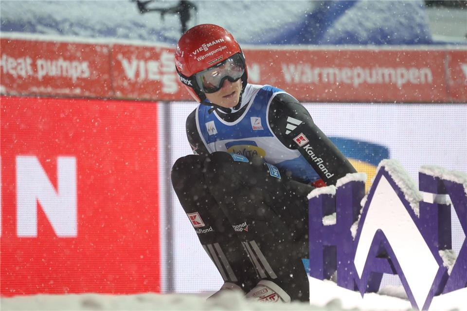 Karl Geiger schaffte es mit dem Team nicht auf das Podest.Karl-Josef Hildenbrand/dpa