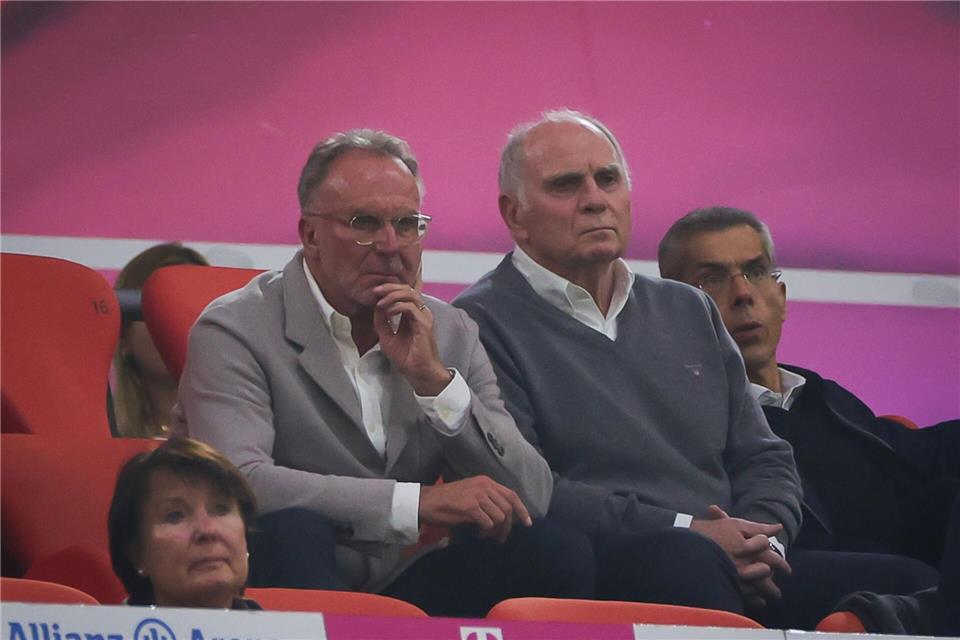 Karl-Heinz Rummenigge (links) und Uli Hoeneß führten den Verein jahrzehntelang an die europäische Spitze. (Archivfoto)Christian Charisius/dpa