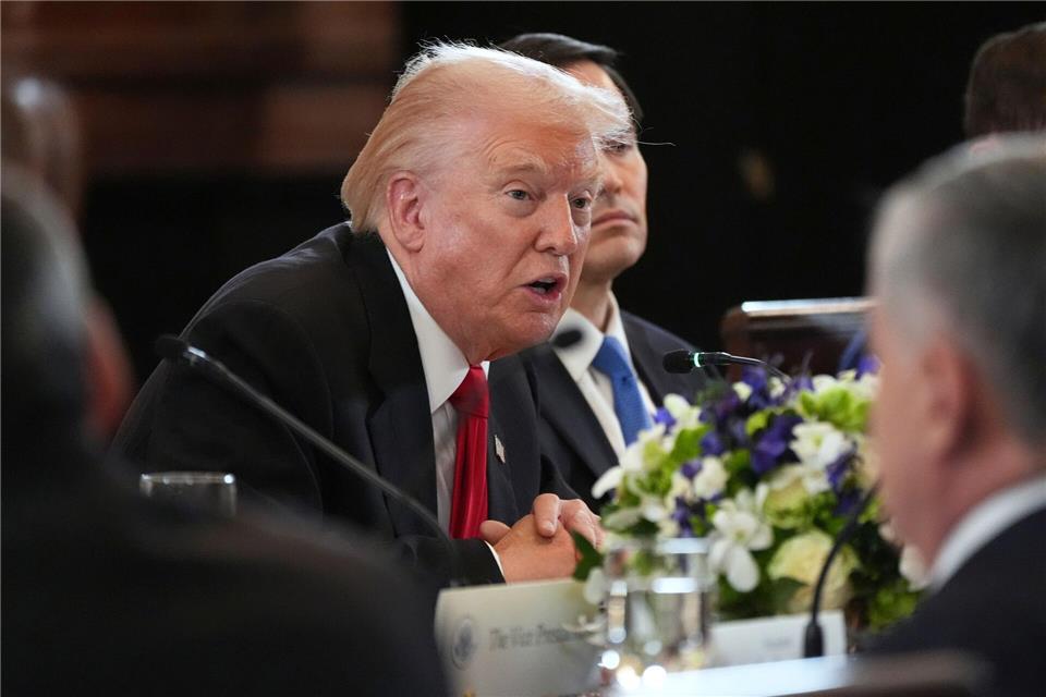 Kasachstan ist nach Worten Trumps das erste Land seiner zweiten Amtszeit, das den Abraham-Abkommen beigetreten sei - „das erste von vielen“. Jacquelyn Martin/AP/dpa