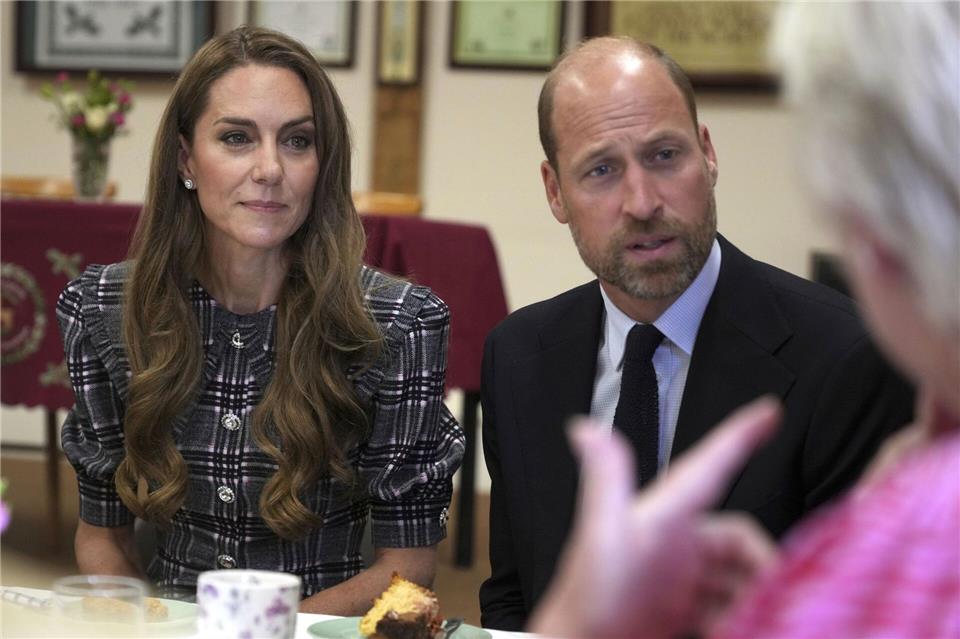 Britische Prinzen gedenken der Queen - aber getrennt Kate und William nahmen einen Termin in Sunningdale wahr - unweit von Schloss Windsor. Alastair Grant/PA Wire/dpa