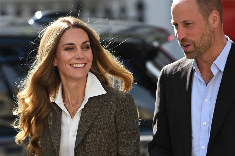 Kate zeigte sich erstmals in der Öffentlichkeit mit blonden Haaren.Eddie Mulholland/Pool Daily Telegraph/AP/dpa