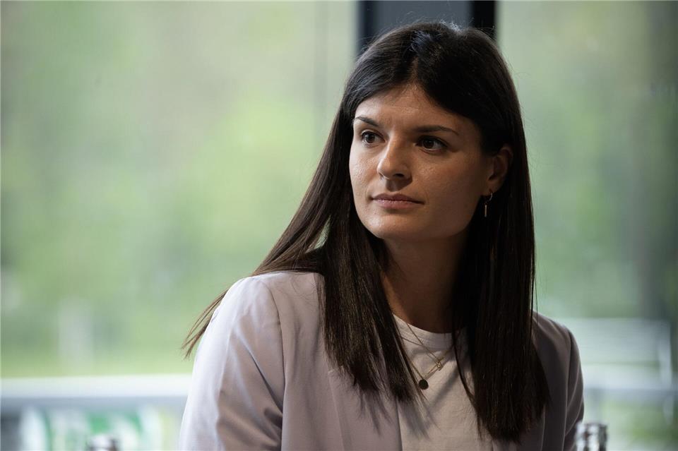 Neue Funktion: Kiel jetzt Eintracht-Direktorin Frauenfußball Katharina Kiel bleibt bis 2029 bei Eintracht Frankfurt und arbeitet künftig als Direktorin Frauenfußball für den Verein.Alina Grünky/dpa