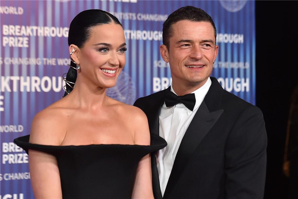 Katy Perry und Orlando Bloom - hier gemeinsam bei einem Auftritt im April 2024 - sollen sich laut Medienberichten getrennt haben. (Archivbild)Jordan Strauss/AP/dpa