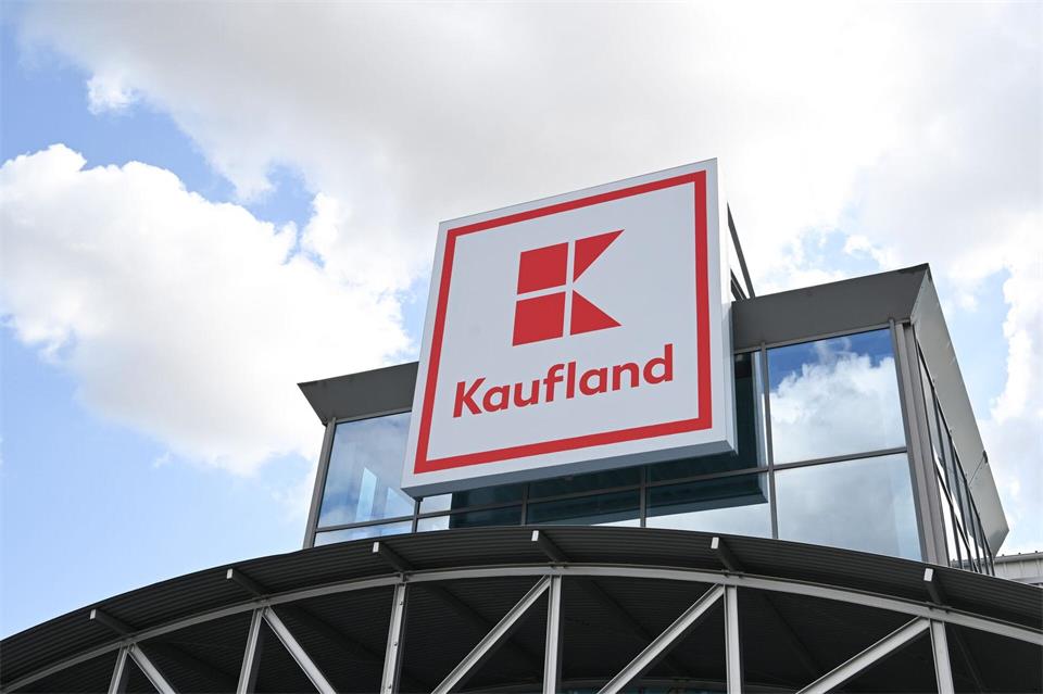 Kaufland ruft Aptamil- und Milumil-Chargen zurück. (Symbolbild)Bernd Weißbrod/dpa