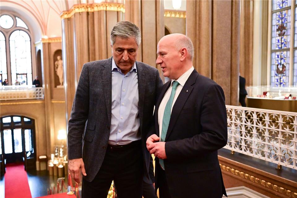 Kaweh Niroomand (l), Olympia-Beauftragter des Landes Berlin, und Kai Wegner (CDU) wollen Olympia nach Berlin holen. (Archivbild)Sebastian Christoph Gollnow/dpa